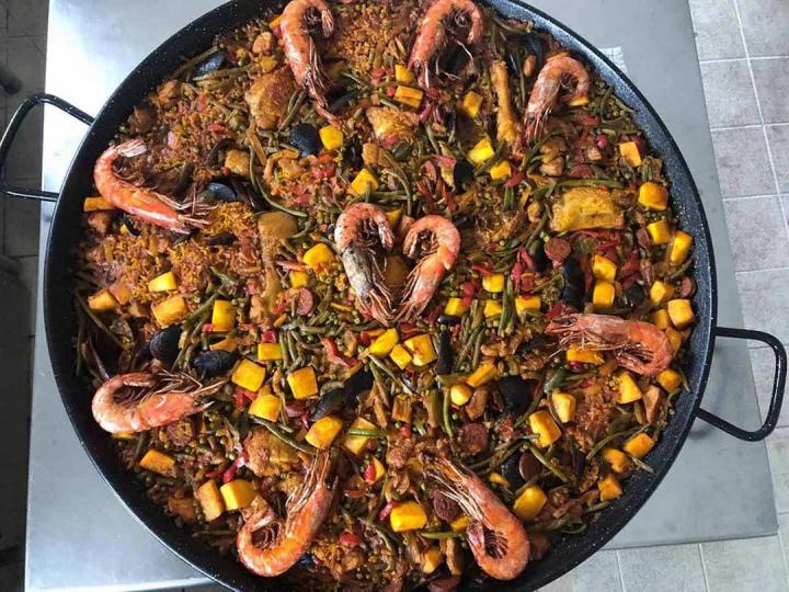 Service de livraison de paella Aigues-Mortes