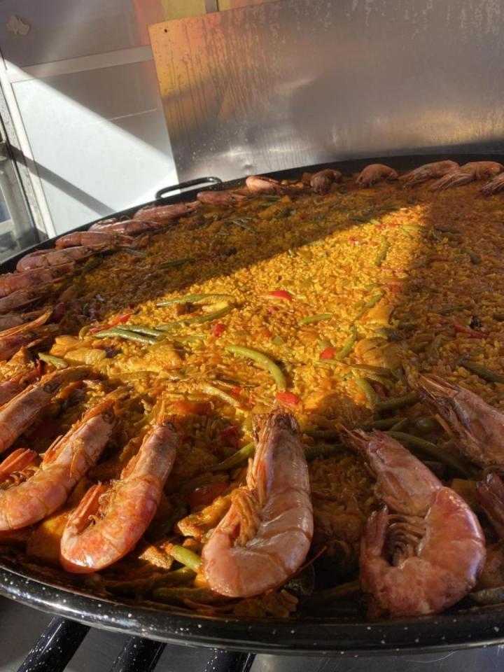 Livraison de paella Aigues-Mortes
